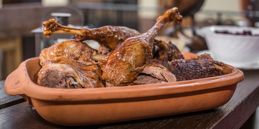 Husacina U Galika Slovenský grob donáška jedla